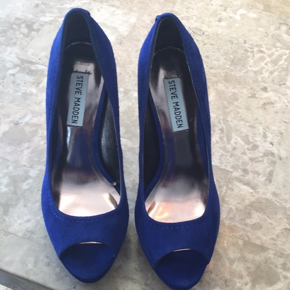 Steve Madden blue suede heels - Picture 2 of 8